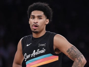 开云官方网站-美媒：哈珀近35场真实命中率65.9%，新秀历史仅次2人