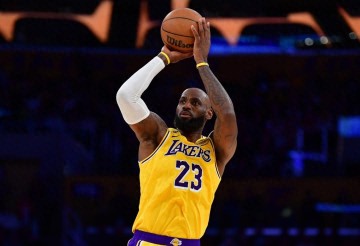 开云登录入口地址-才打28场比赛，就改变NBA格局，难怪你41岁能拿5267万顶薪